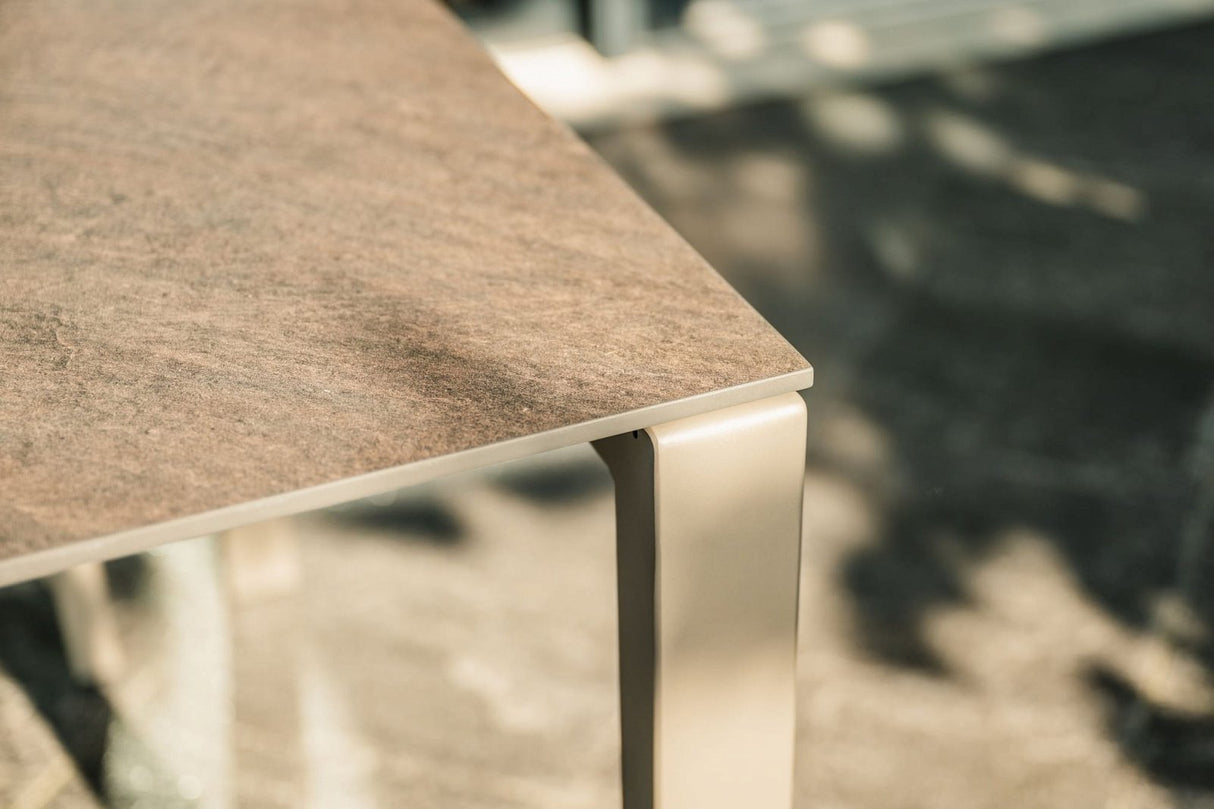 Schaffner Luzern table repas 80x80cm