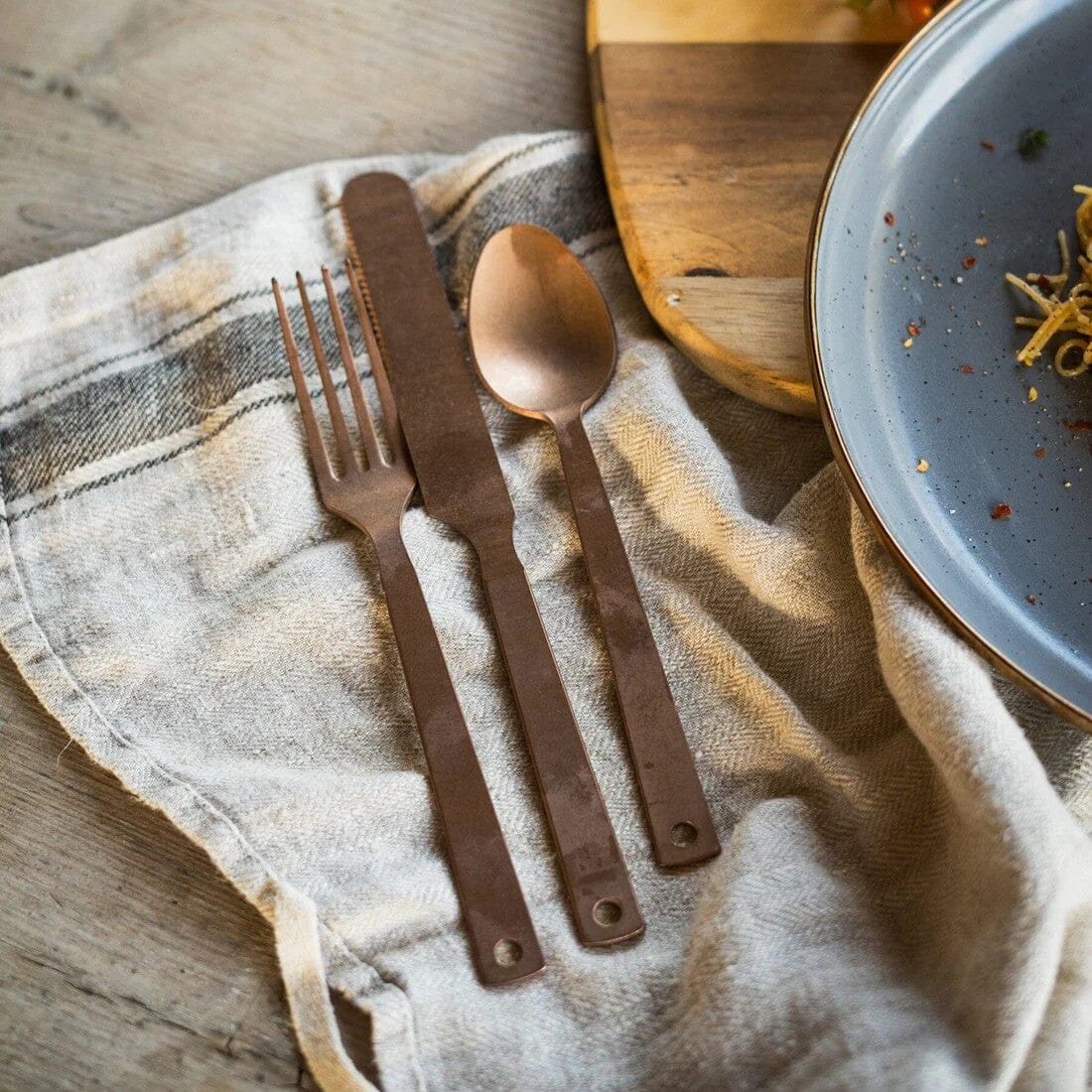 Barebones Flatware Set Ensemble Couverts