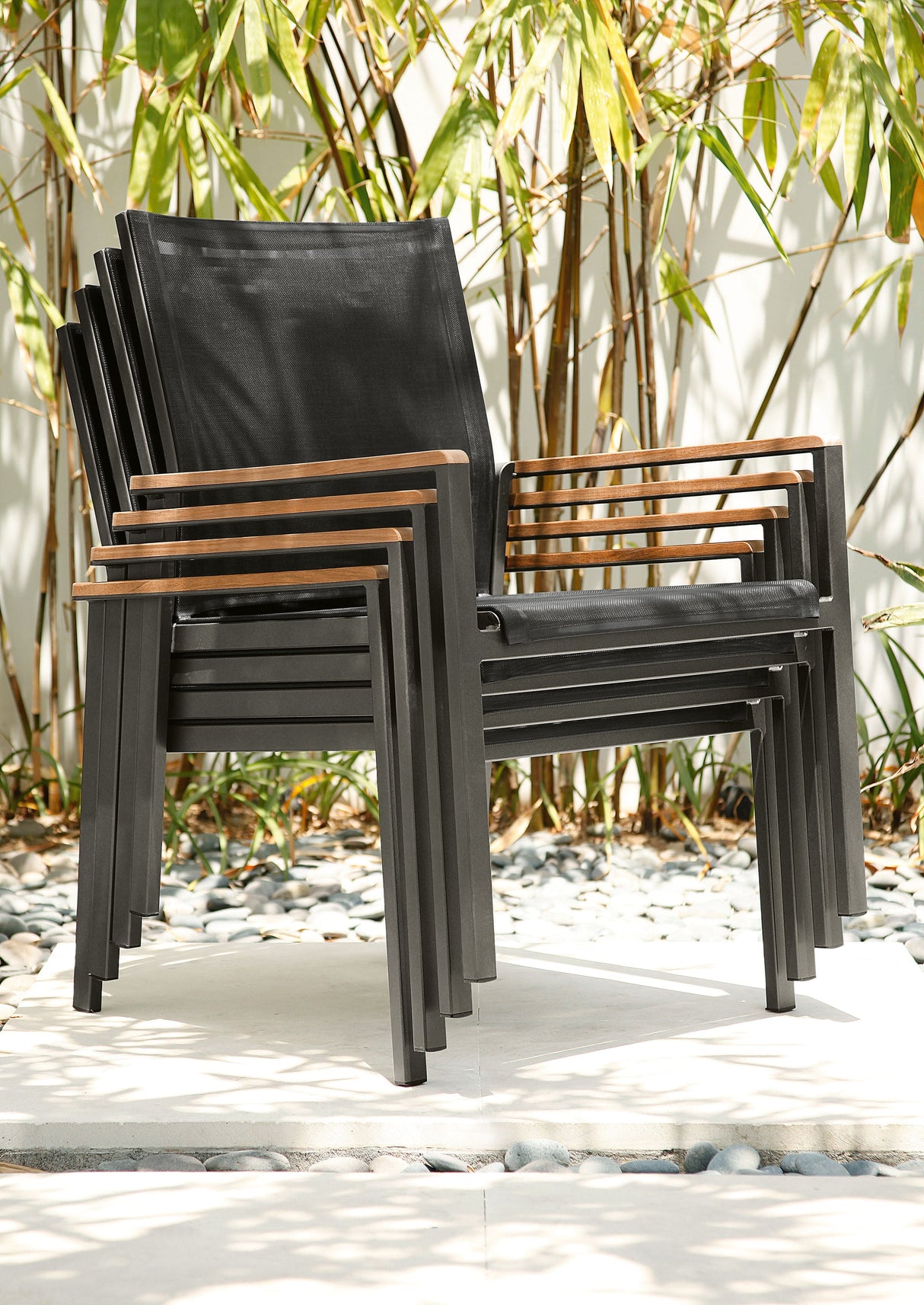 Barlow Tyrie Aura Dining Fauteuil repas accoudoirs teck