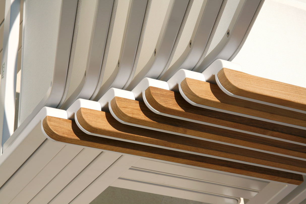 Barlow Tyrie Aura Dining Fauteuil repas accoudoirs teck