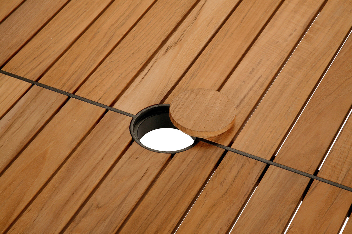 Barlow Tyrie Aura Dining Table 150 (145x90cm) Plateau Teck