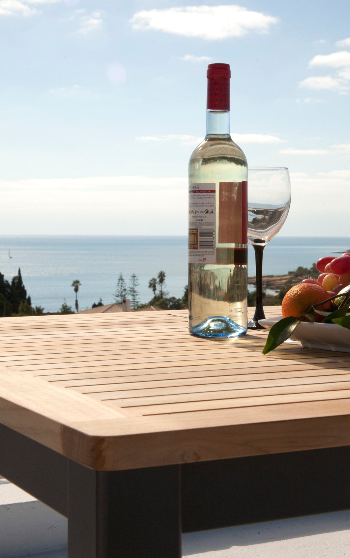 Barlow Tyrie Aura Dining Table 90 (90x90cm) Plateau Teck