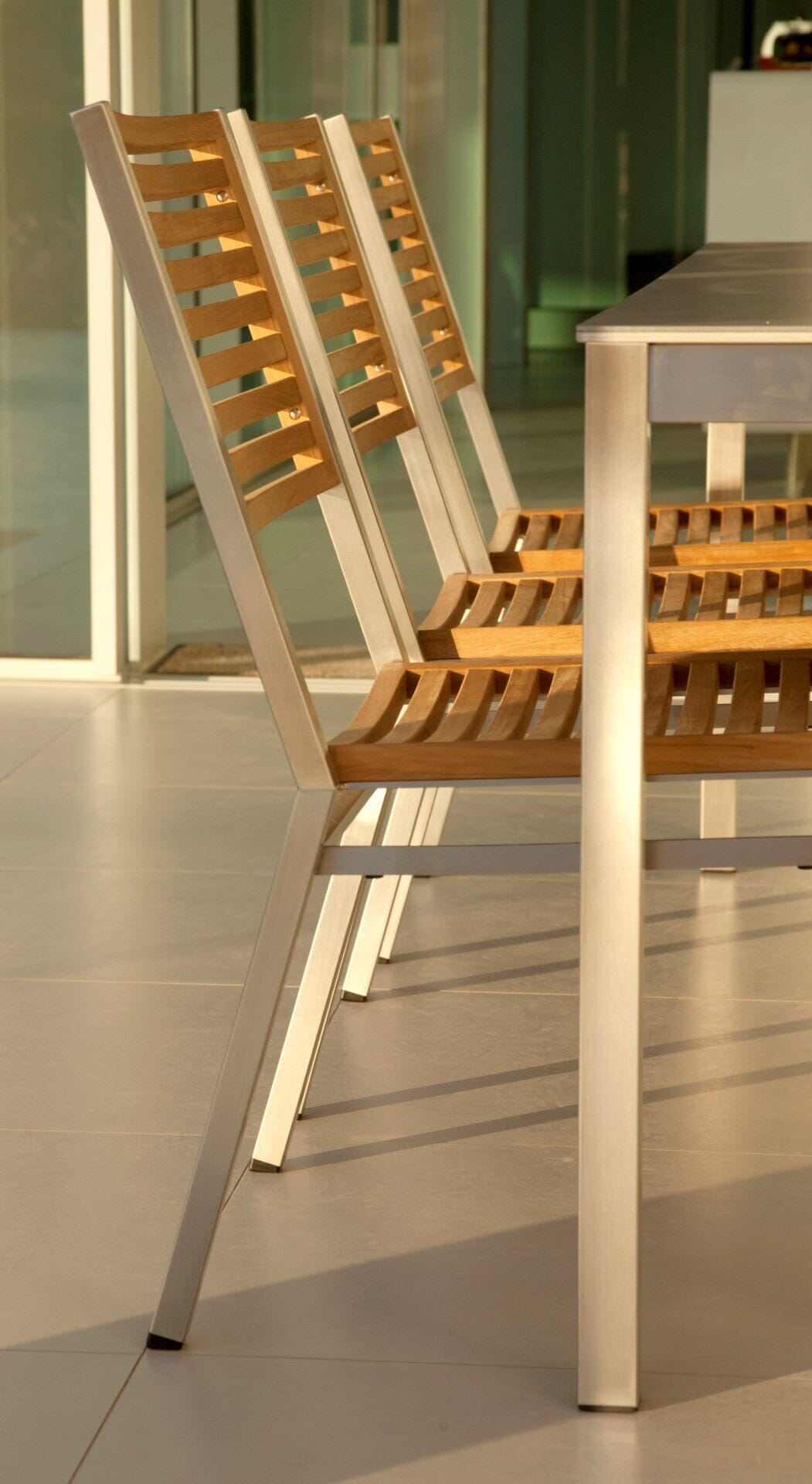 Barlow Tyrie Equinox Dining Chaise repas inox avec assise et dossier en teck