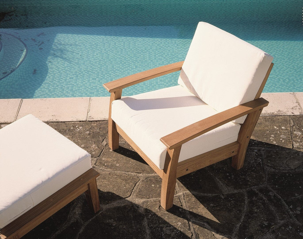 Barlow Tyrie Haven Repose-pieds Pouf Ottoman avec coussin