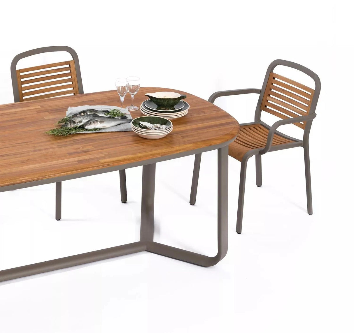 Ego Paris Marumi Chaise repas empilable Teck