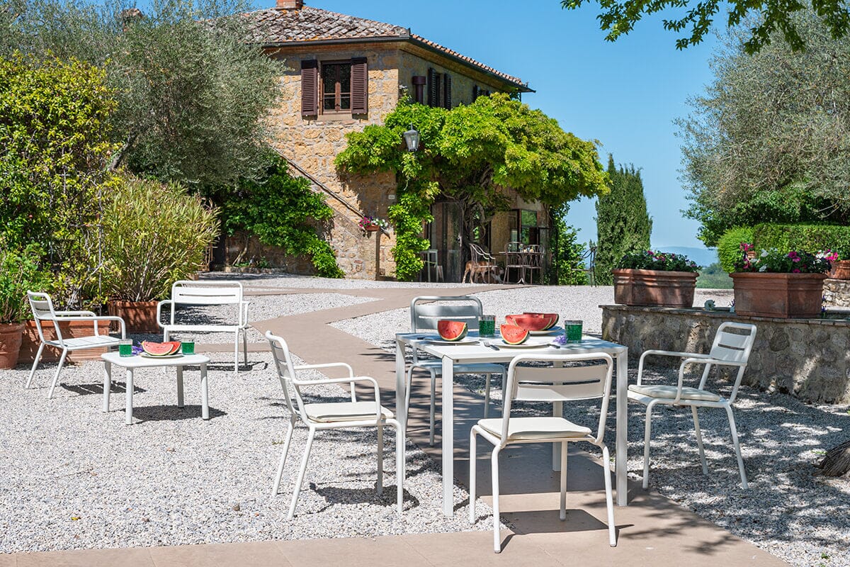 Emu 090 Urban Table repas 90x90cm