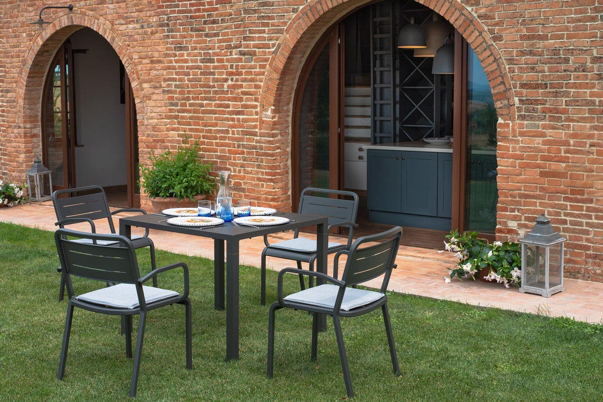 Emu 096 Urban Table repas 80x80cm