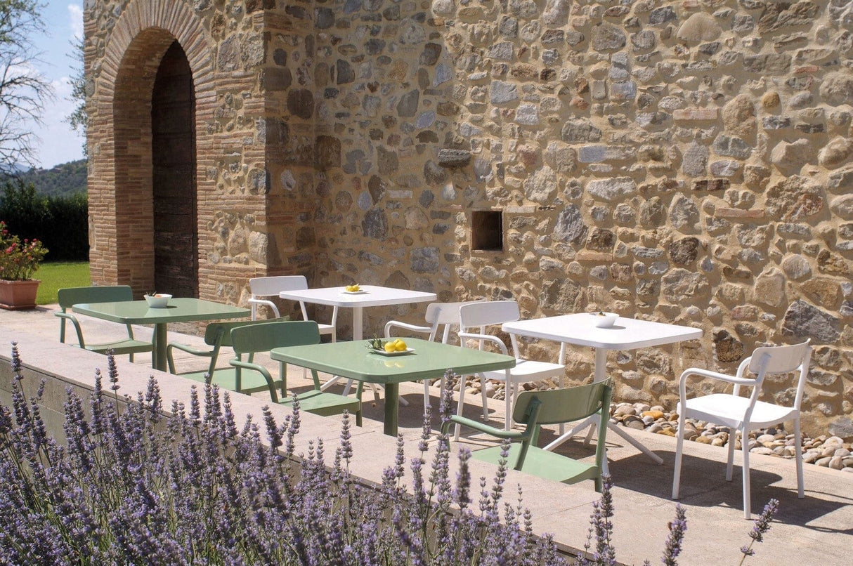 Emu 288 Grace Plateau de table 70x70cm Bords carrés