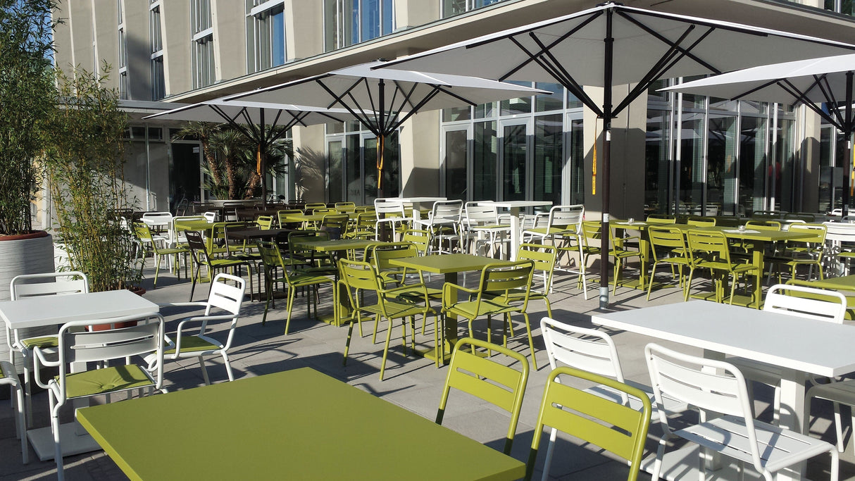 Emu 306 Star Table repas 90x90cm