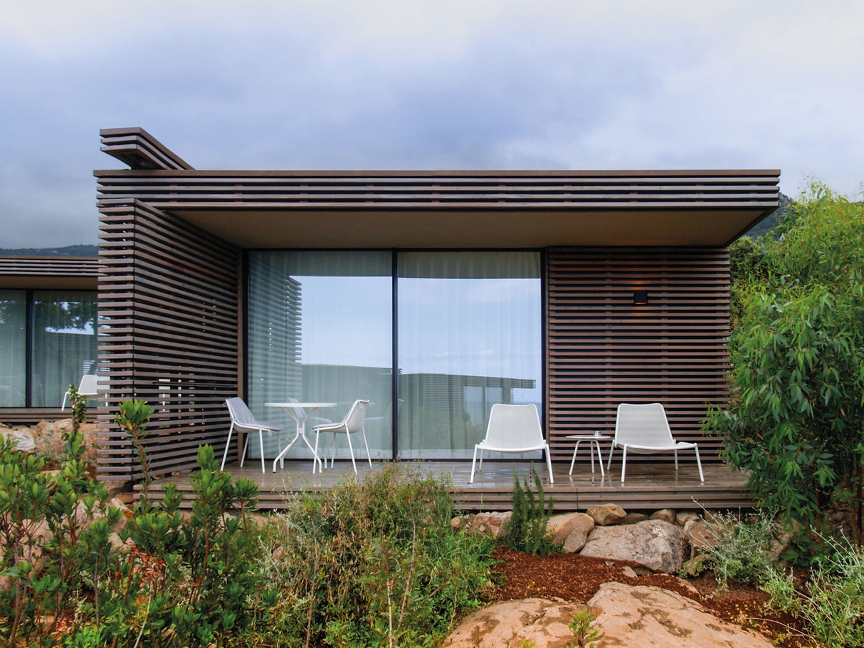 Emu 469 Round Chaise Club Lounge