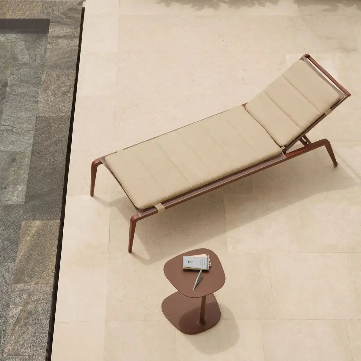 Fast Aikana Table d'appoint déportée 40x38cm h:63cm