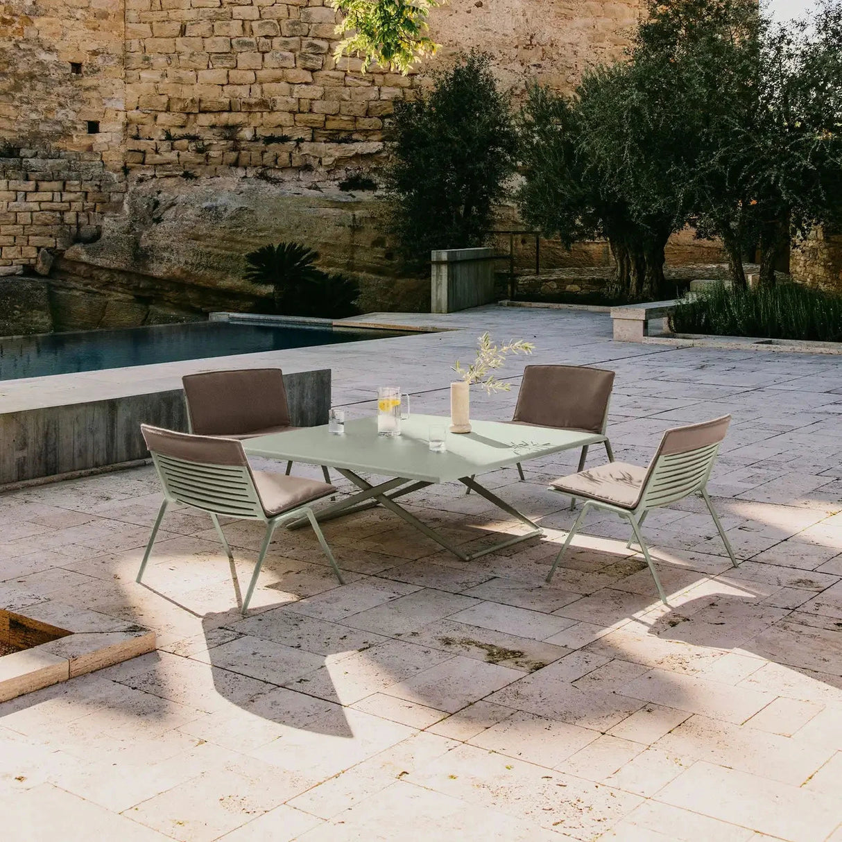 Fast Zebra Table Up&Down 140x140cm réglable 3 hauteurs