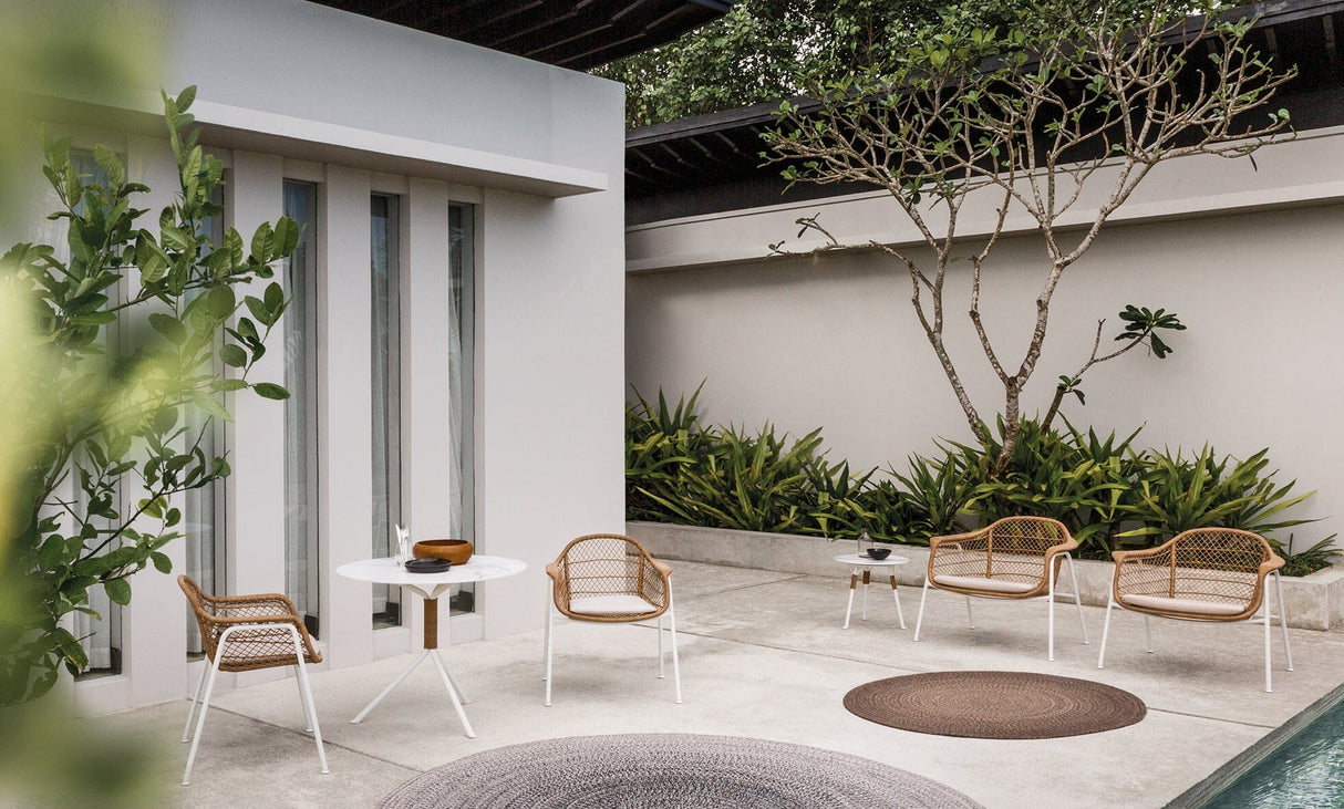 Gloster Fresco Table Ø90cm Dining Table White / Wheat - Ceramic