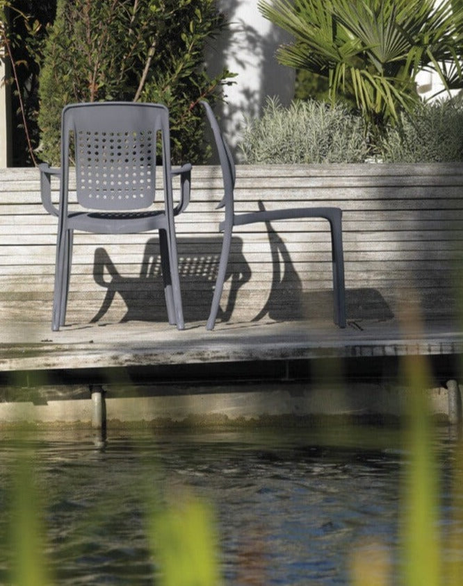 Grosfillex Factory Chaise empilable