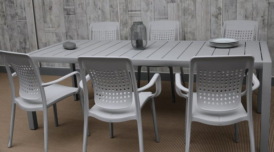 Grosfillex Factory Fauteuil repas empilable