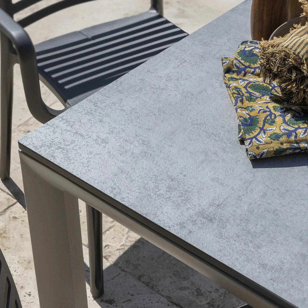 Grosfillex Greggia Table repas 220x95cm