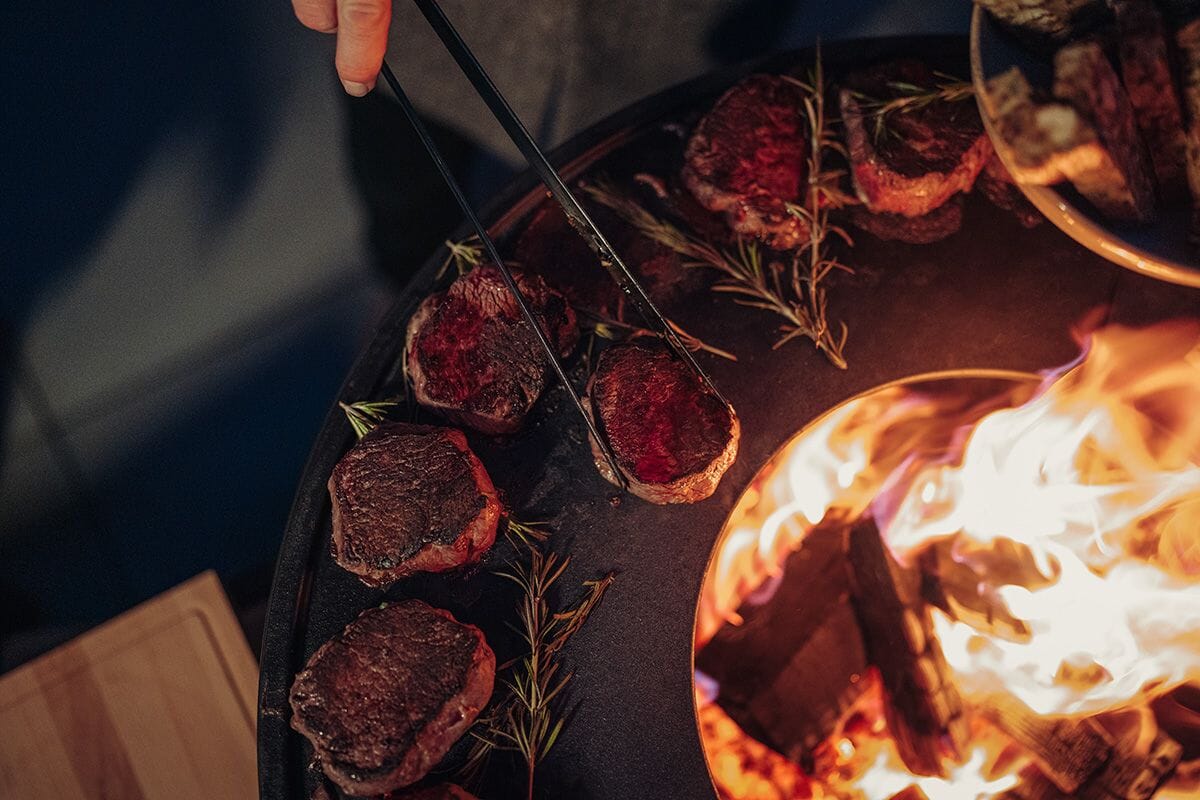 Höfats Fire Kitchen + Bowl 70 Cuisine d'extérieur avec brasero foyer