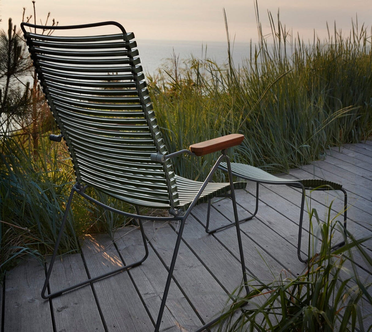 Houe Click Position chair