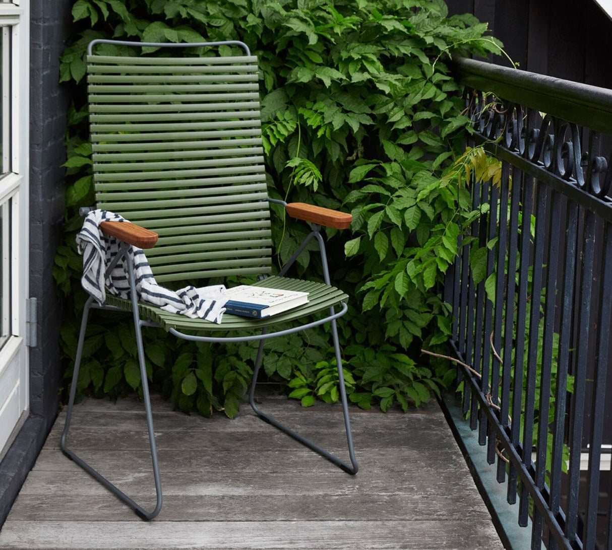 Houe Click Position chair