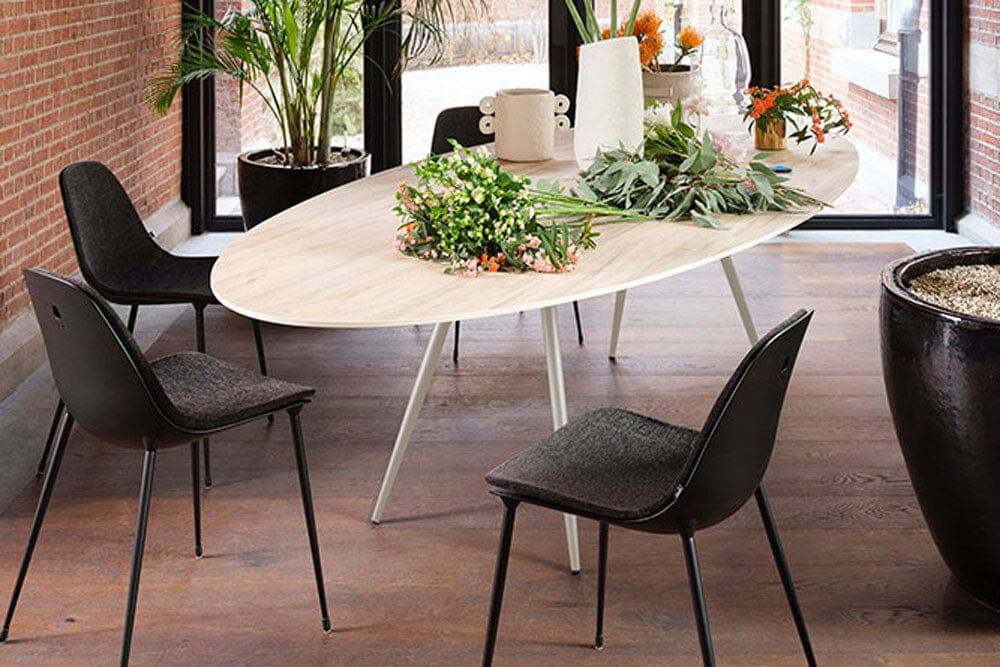 Hunn Ottawa Table repas ovale 300x128cm