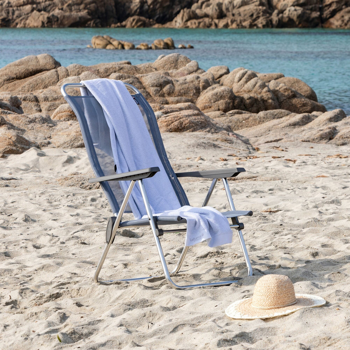 Lafuma Alu Low Fauteuil pliant ultra-léger assise basse Batyline Iso ambiance
