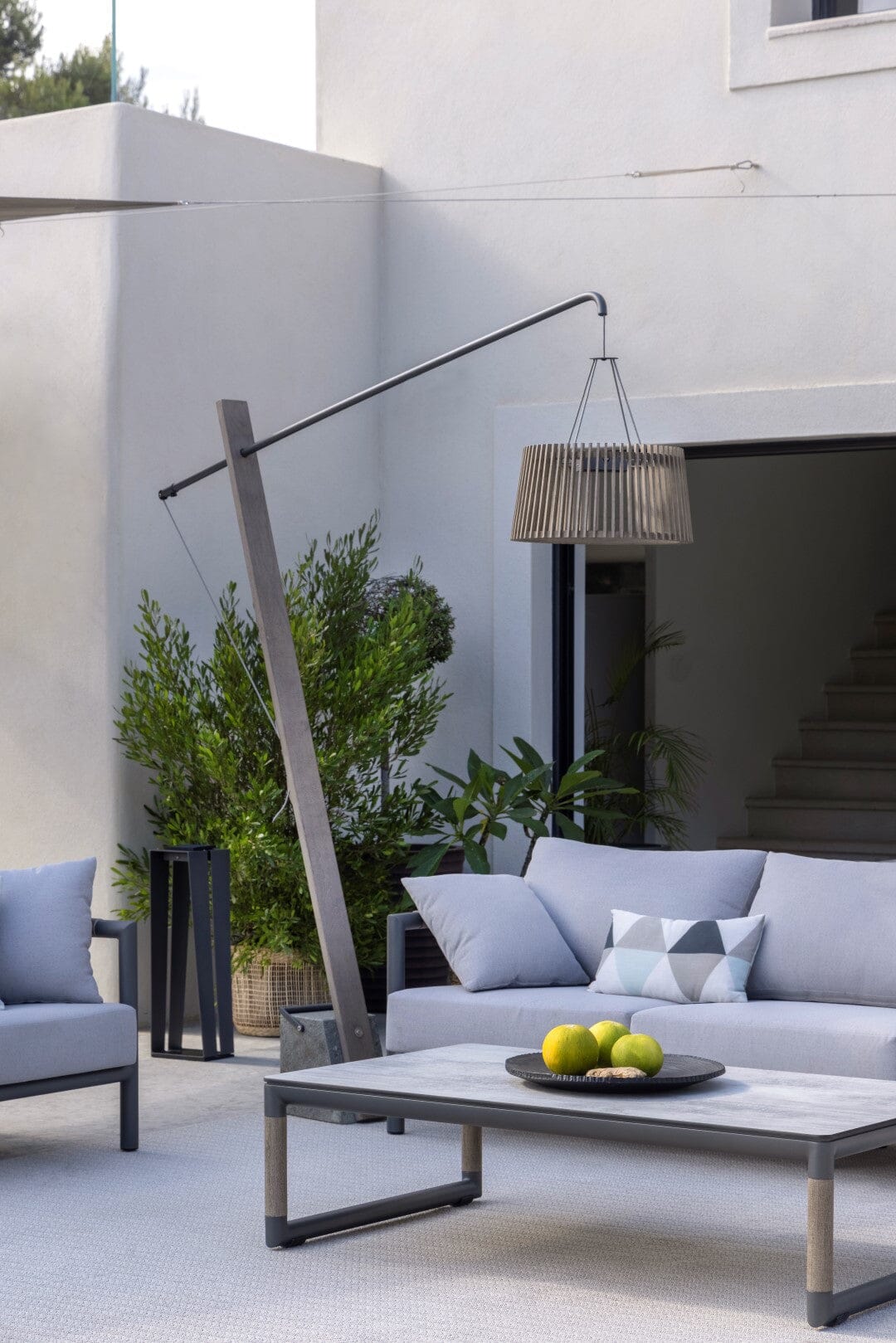 Les Jardins Skaal Potence , abat-jour en sus