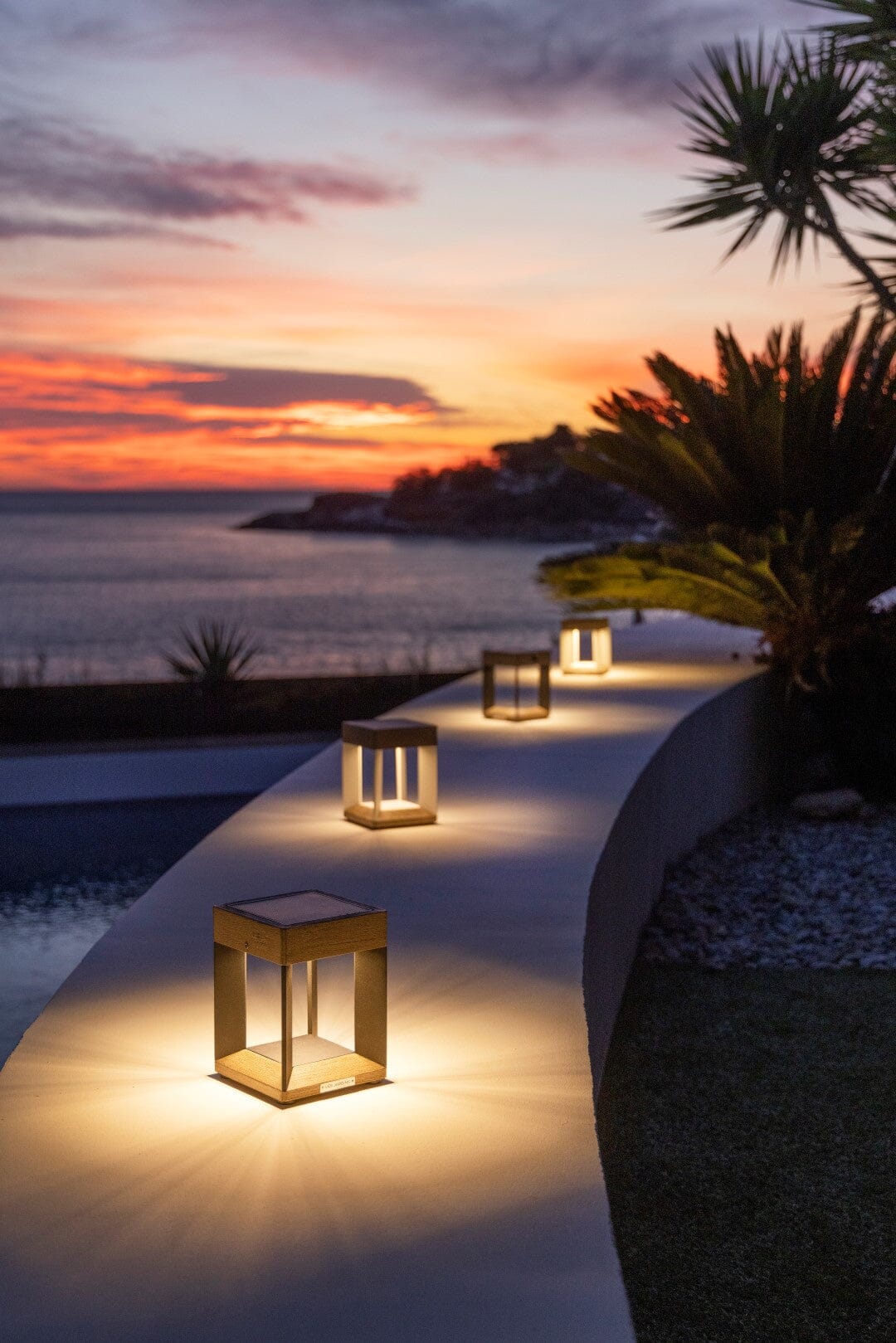 Les Jardins Teckalu Lampe de table solaire 300 Lumens