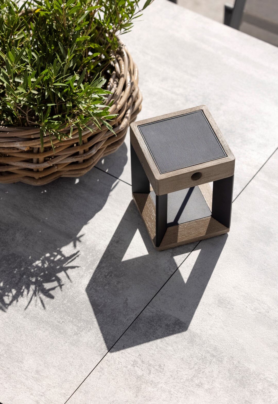 Les Jardins Teckalu Lampe de table solaire 300 Lumens