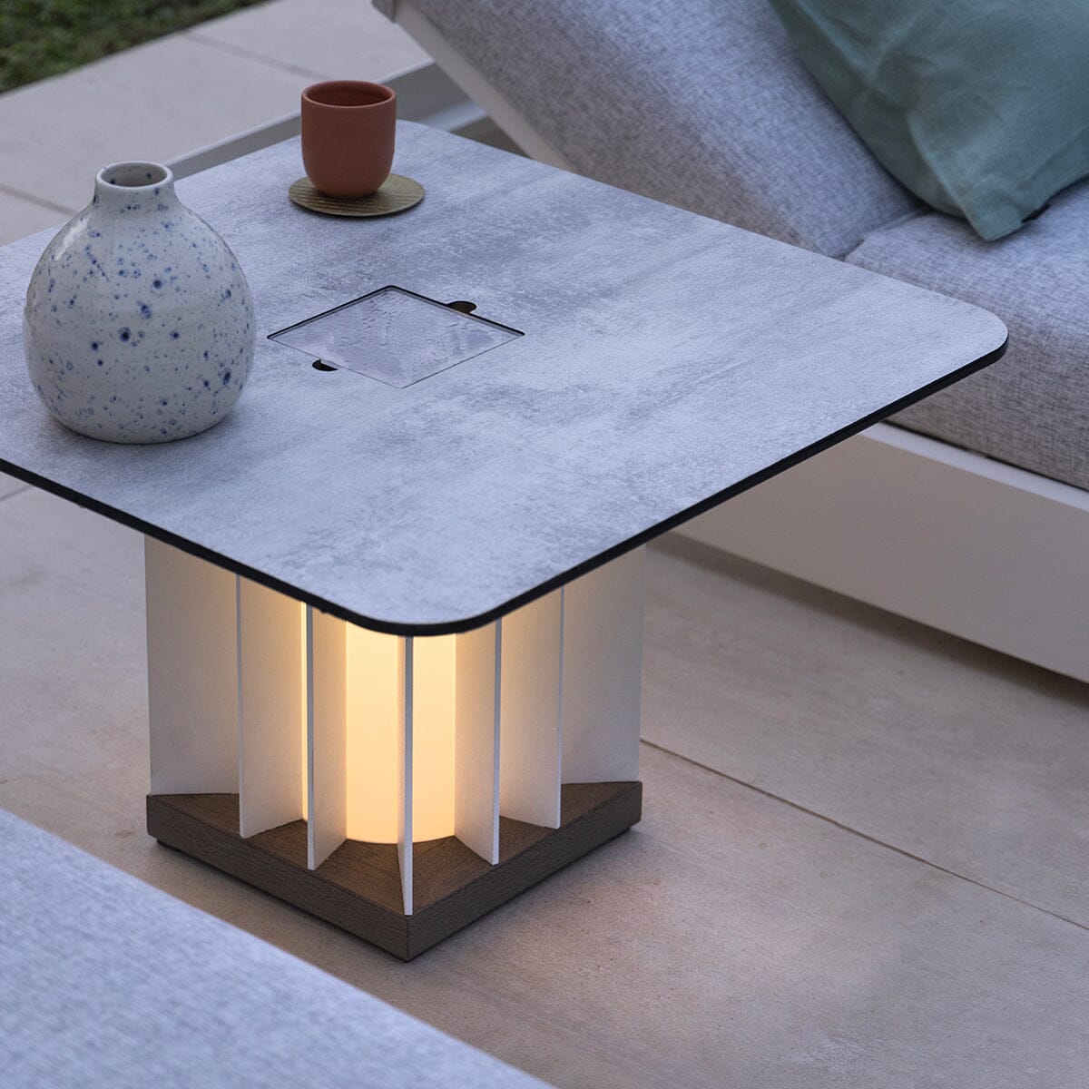 Les Jardins Teckalu Table basse 64x64cm solaire h:40cm 500 Lumens