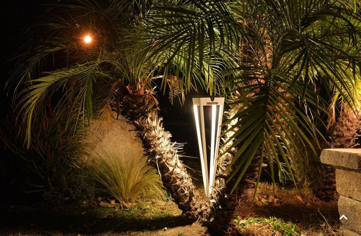 Les Jardins Tinka Torche solaire Petite avec pic intégré 300 Lumens