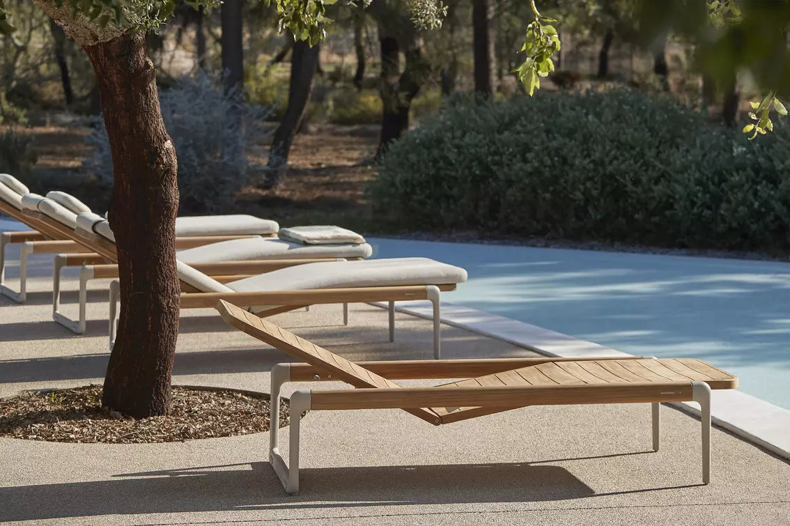 Manutti Flows Chaise longue Teak, coussins en sus