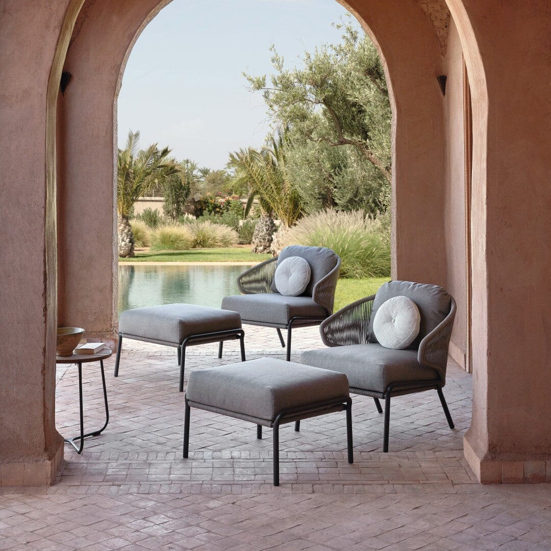 Manutti Radoc Radius Medium Footstool/Sidetable, coussins en sus