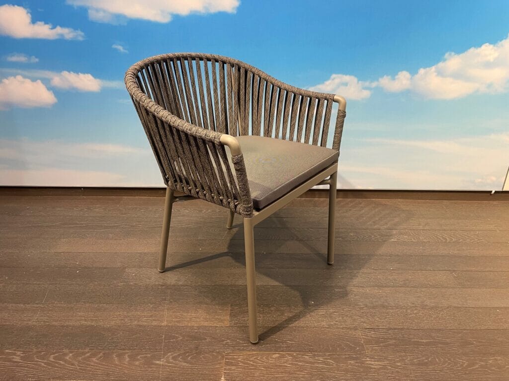 Mazuvo Evita Fauteuil repas avec coussins