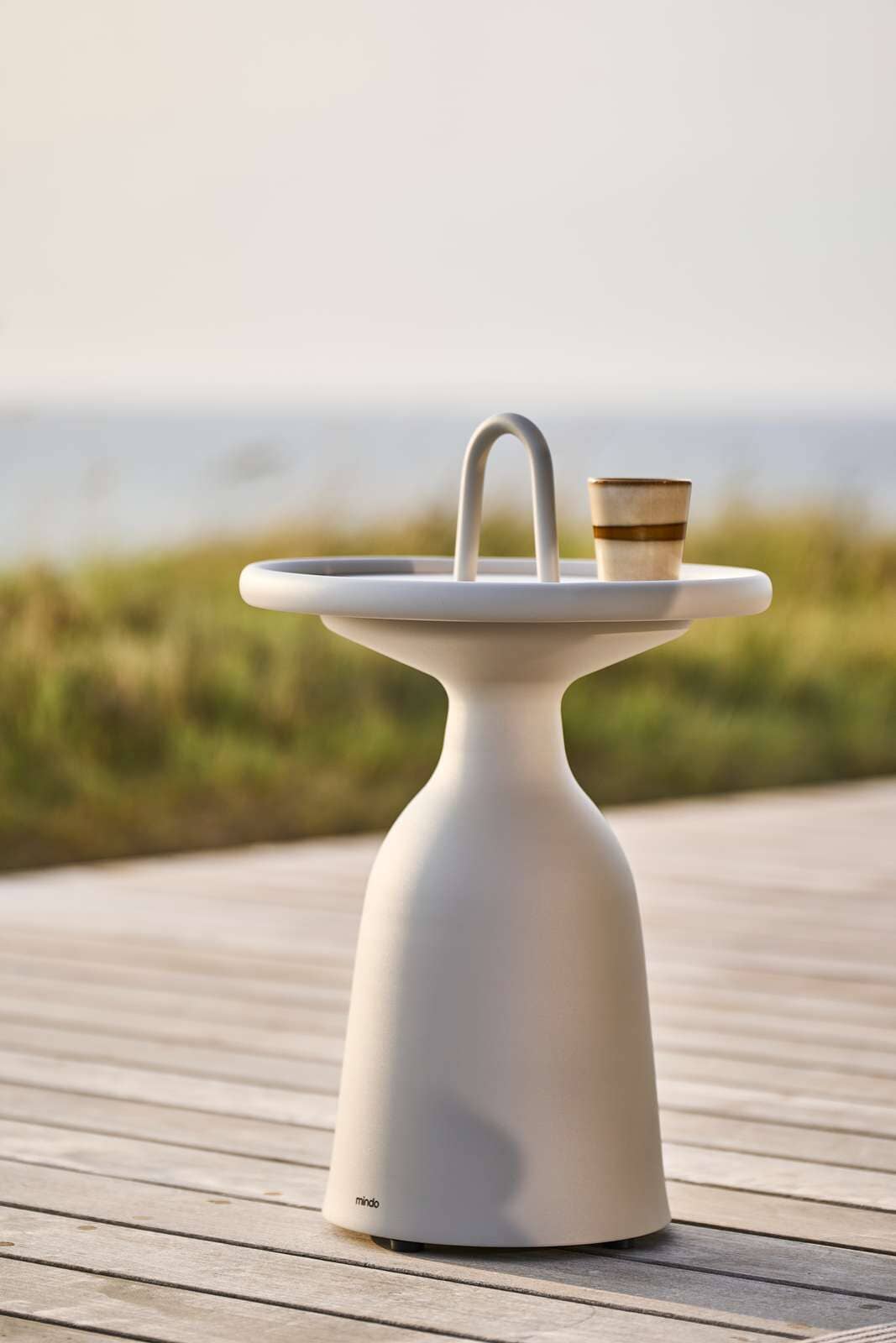 Mindo 104 Table basse Ø40cm avec poignée et plateau amovible