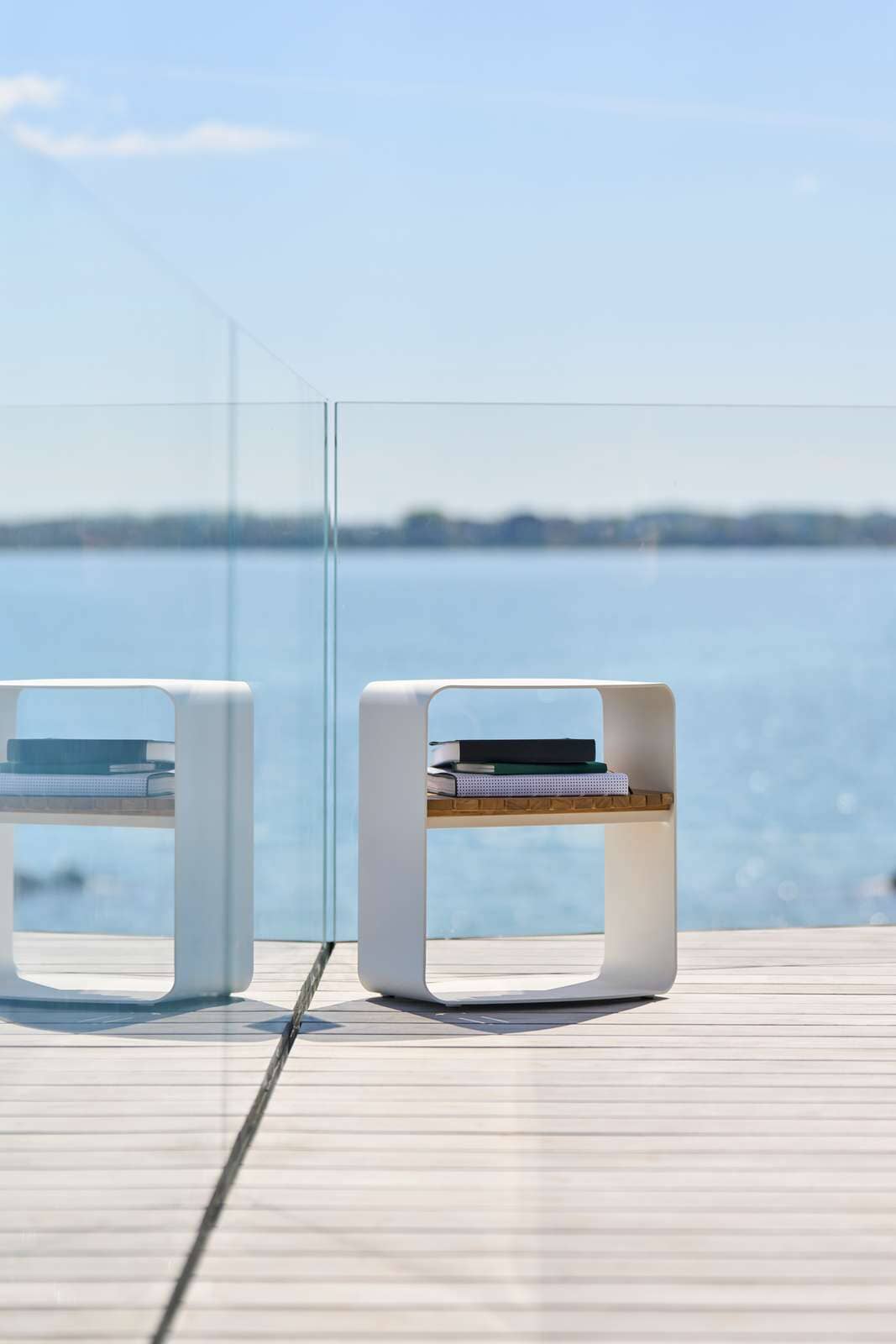 Mindo 109 Side table 48x35cm H:50cm