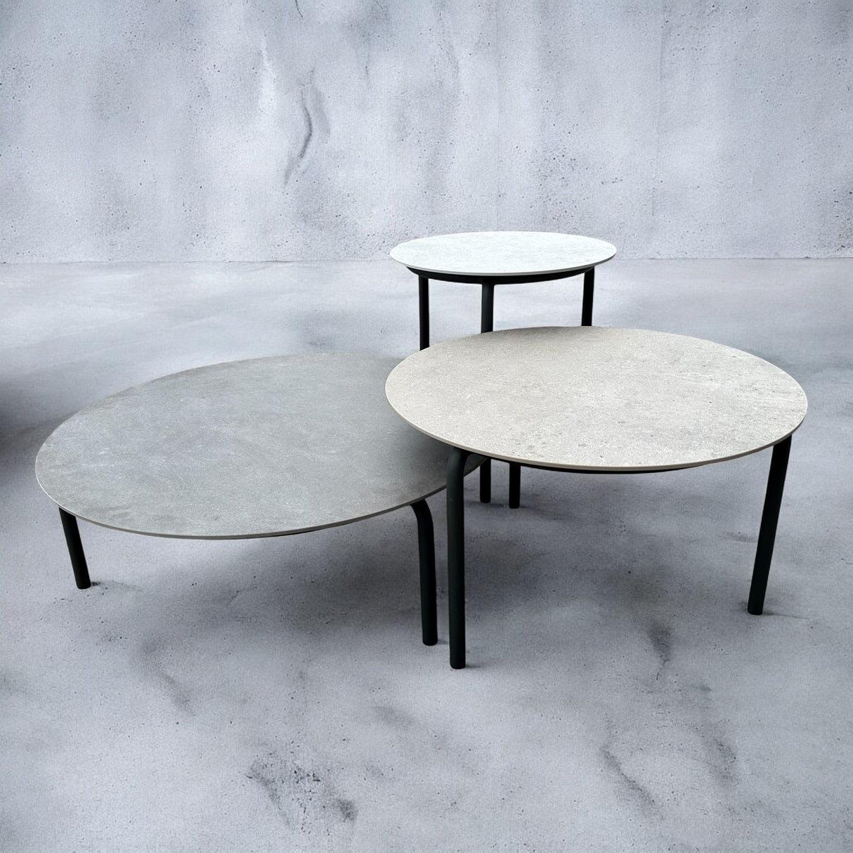 Tria Set de 3 tables basses gigognes en inox anthracite avec céramique