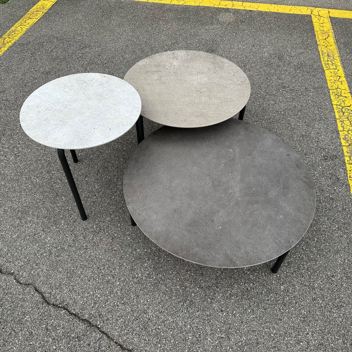 Tria Set de 3 tables basses gigognes en inox anthracite avec céramique