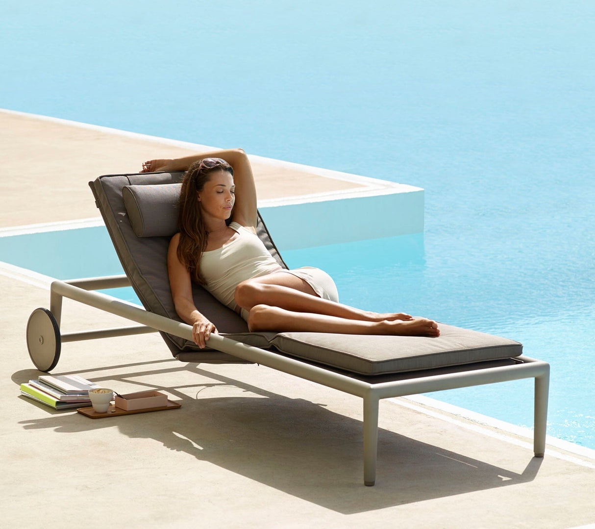 Cane-line Conic Chaise longue avec réglage par piston (8536)