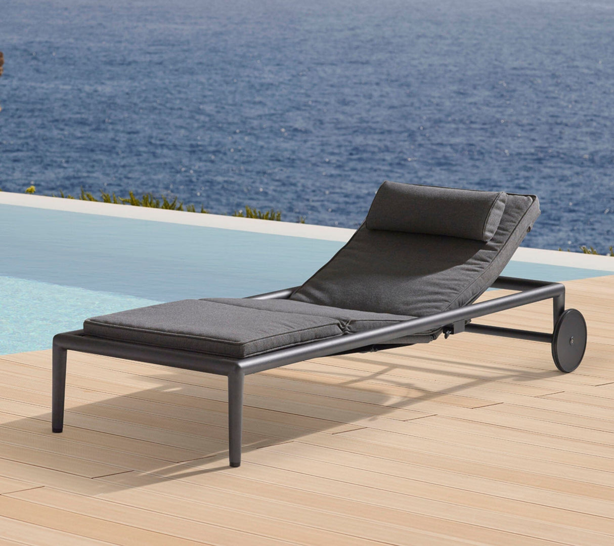 Cane-line Conic Chaise longue avec réglage par piston (8536)