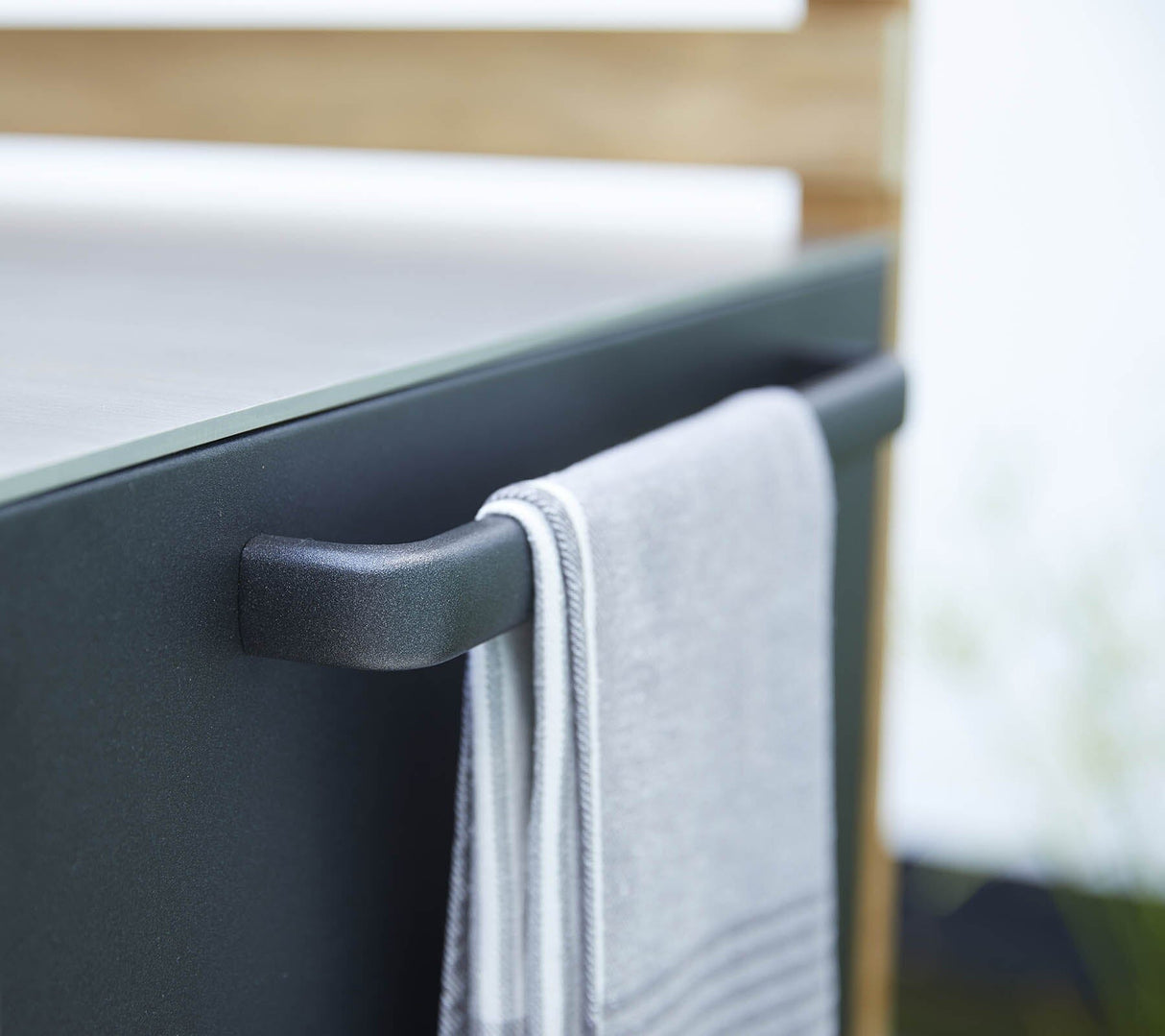 Cane-line Drop Kitchen Cuisine grand Module avec 3 armoires 200cm (3550)