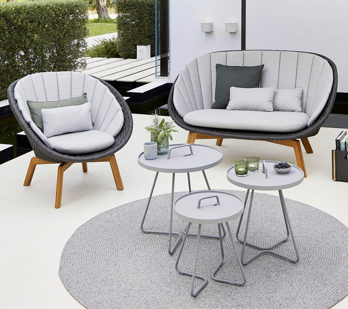 Cane-line On-the-move Side Table Large Ø 52cm H:60cm (5066)