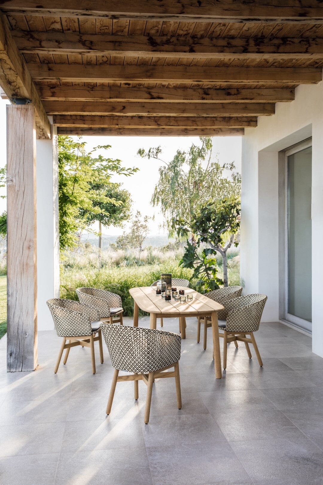 Dedon Mbrace Fauteuil repas avec Teak Base, Coussins en sus