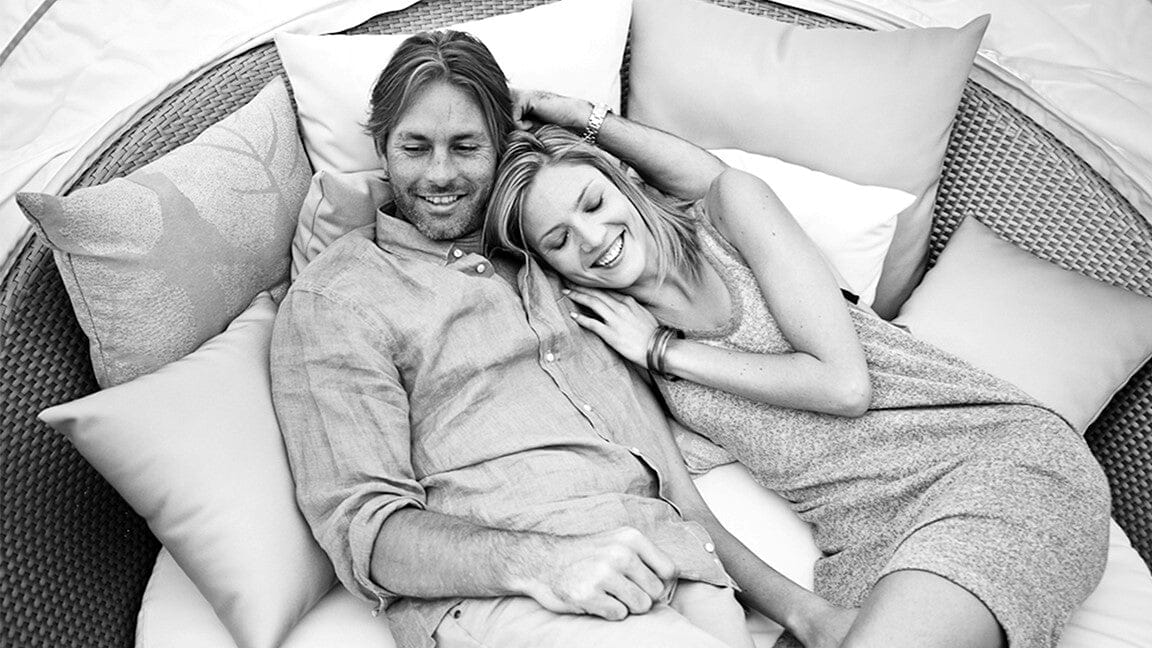 Dedon Orbit Set Loveseat, avec Canopy / Capote en taupe, sling seat, Coussins en sus