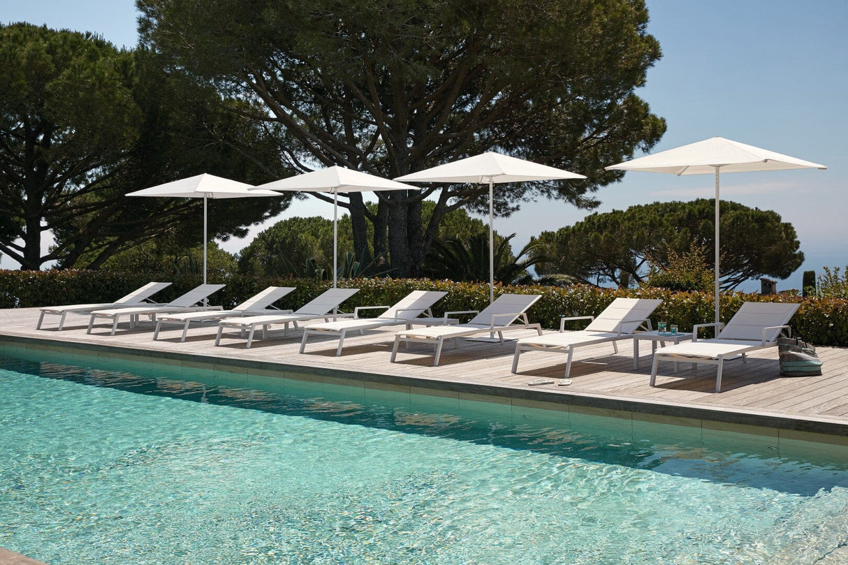 Diphano Selecta Chaise longue avec accoudoirs en teck