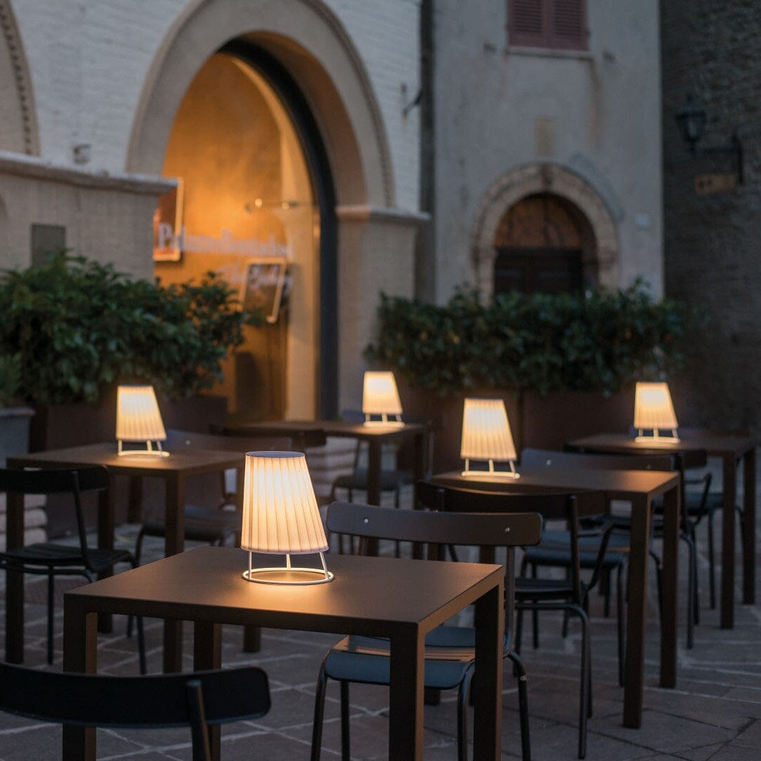 Emu 2001 Cone Dress Code pour at. 2001