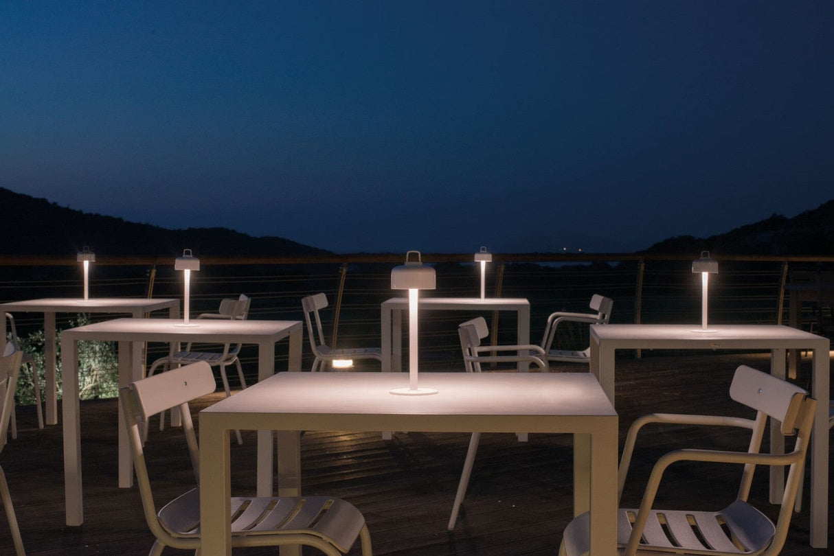 Emu 2010 Luciole Lampe Petite sans fil avec base magnétique