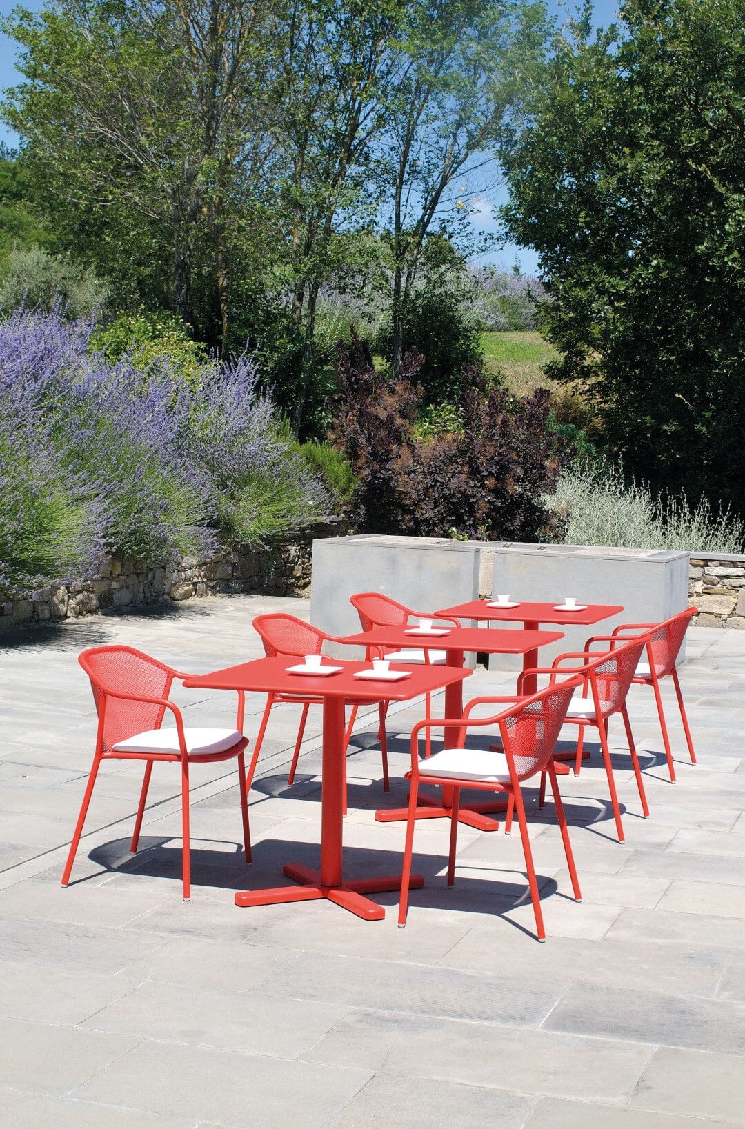 Emu 525 Darwin Table repas 70x70cm