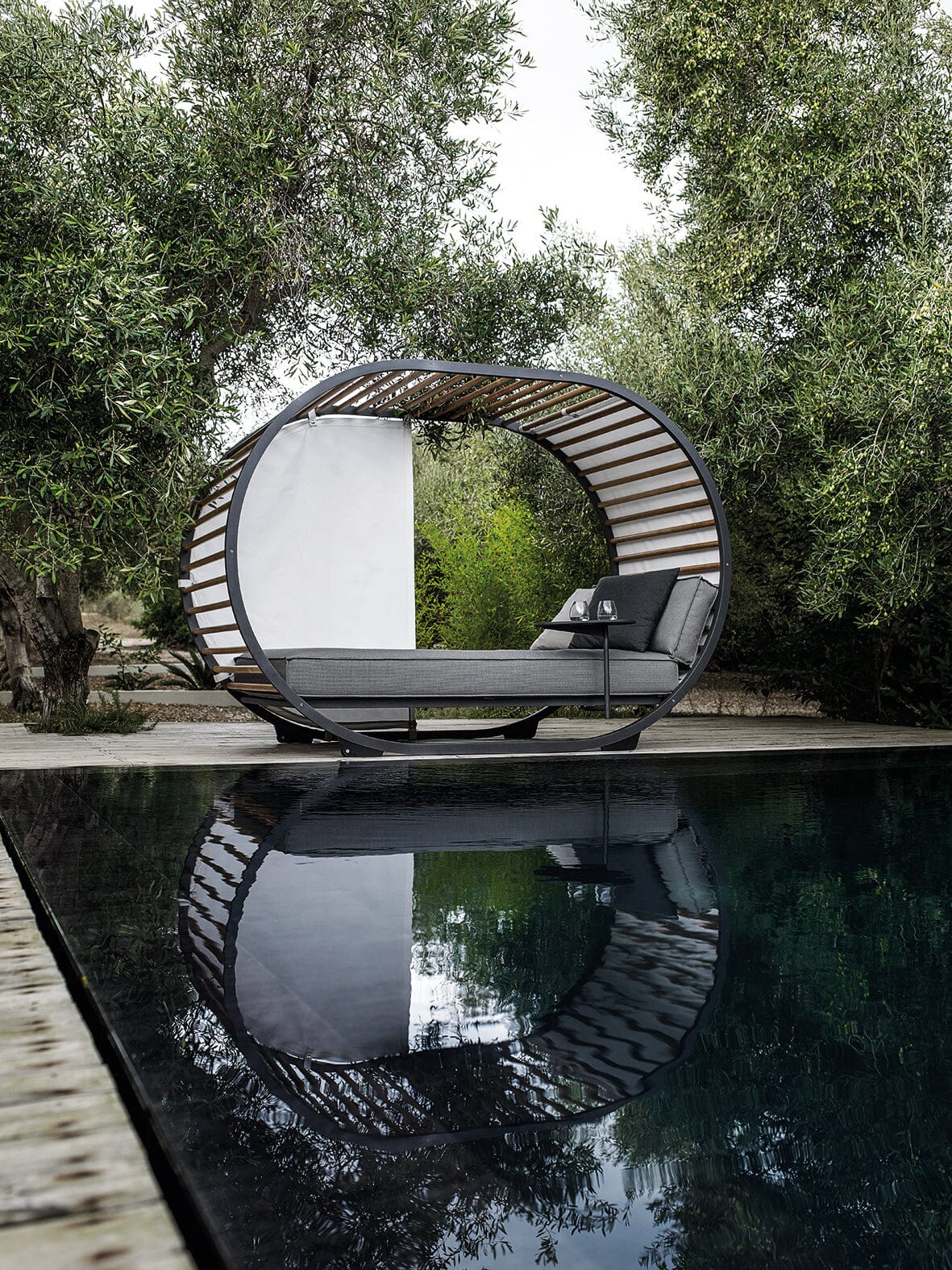 Gloster Cradle Daybed