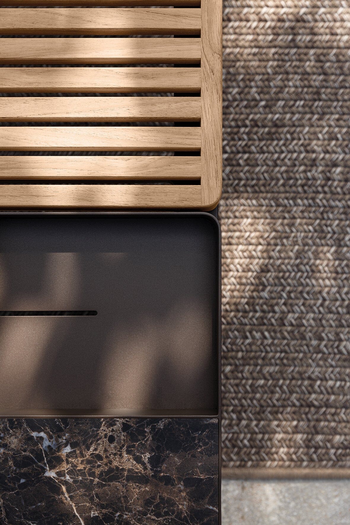 Gloster Grid Coffee Table - Table basse 151x50cm h:30cm - Teak & Ceramic Top