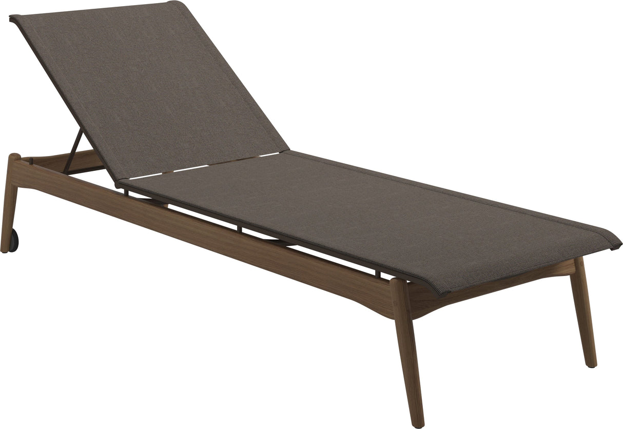 Gloster Sway Teak Chaise longue Java / Sepia Sling